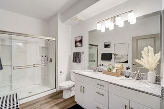 The Place at Silverbell Gateway in Tucson, AZ - Building Photo - Building Photo