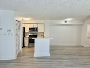 640 S Park Rd in Hollywood, FL - Building Photo - Building Photo