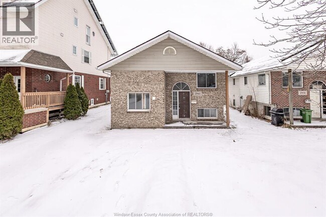 2941 Donnelly St in Windsor, ON - Foto de edificio - Building Photo