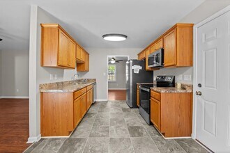 1213 Butterwood Cir in Fayetteville, NC - Building Photo - Building Photo