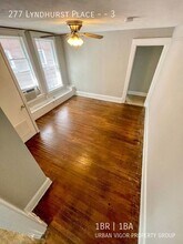 277 Lyndhurst Pl in Lexington, KY - Building Photo - Building Photo