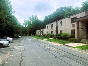 Meridian Apartments in Waterbury, CT - Foto de edificio - Building Photo