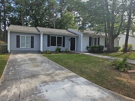 182 Forestview Cir in Columbia, SC - Building Photo