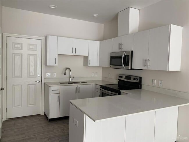 416 Teague Ave, Unit 2 in Edinburg, TX - Building Photo - Building Photo