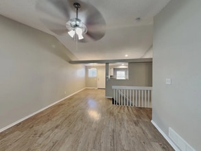 5227 E 123rd Ave in Thornton, CO - Foto de edificio - Building Photo