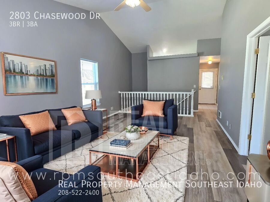 2803 Chasewood Dr in Ammon, ID - Building Photo