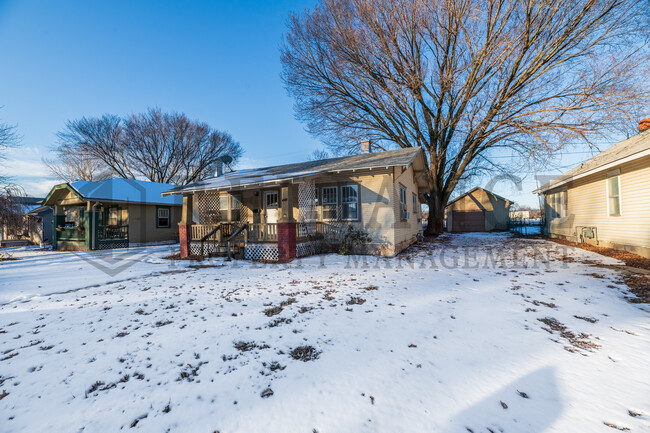 427 N Alleghany St in El Dorado, KS - Building Photo - Building Photo