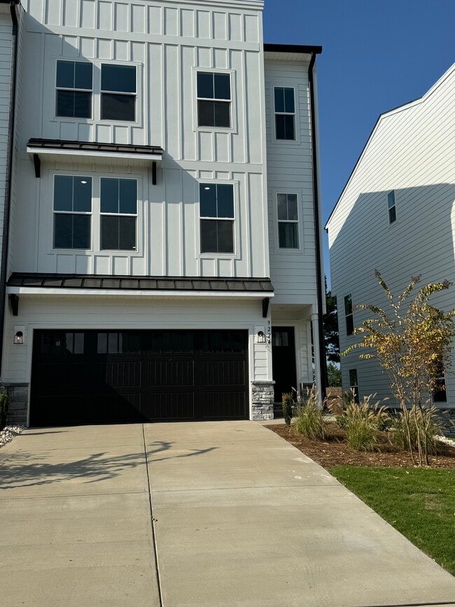 property at 9224 Walnut Hl Rd NW