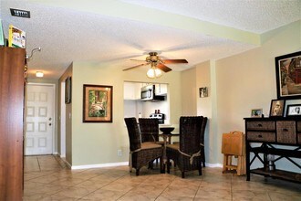890 N Federal Hwy-Unit -206 in Lantana, FL - Foto de edificio - Building Photo