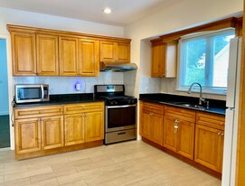 21 Heldun St, Unit 21 Heldun 2 in Boston, MA - Building Photo