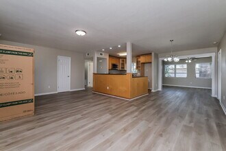 339 Regina Dr S in Largo, FL - Building Photo - Building Photo