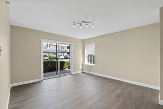 512 Saravalle Dr in St. Peters, MO - Foto de edificio - Building Photo