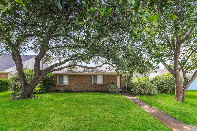 2625 Sam Houston Dr in Garland, TX - Building Photo - Building Photo