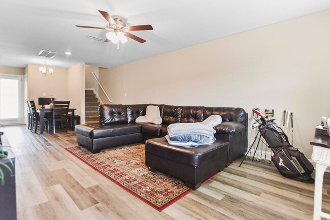 815 Kamaflux Way in Clarksville, TN - Building Photo - Building Photo