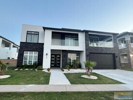 154 Oleander Dr in Laguna Vista, TX - Building Photo