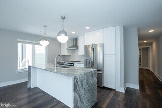 817 N 20th St in Philadelphia, PA - Building Photo - Building Photo