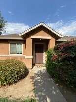 3238 Newport Ave in Visalia, CA - Building Photo