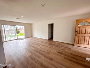 2042 Arcane St in Simi Valley, CA - Building Photo - Building Photo