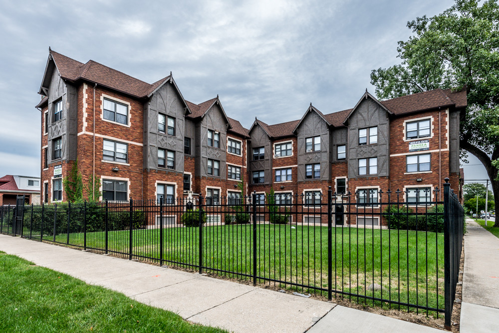 8951 S Ada St in Chicago, IL - Foto de edificio