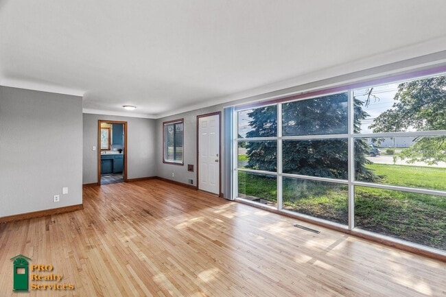 property at 1789 White Bear Ave