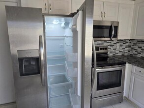 4768 SW 14th Ct in Deerfield Beach, FL - Building Photo - Building Photo