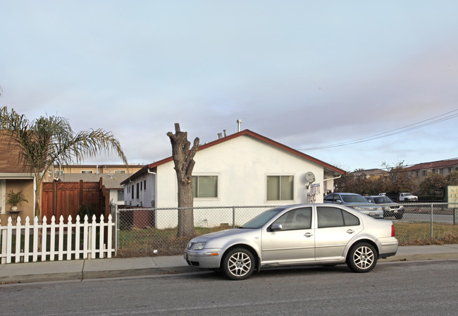 King's Court Apartment in Santa Clara, CA - Building Photo - Building Photo