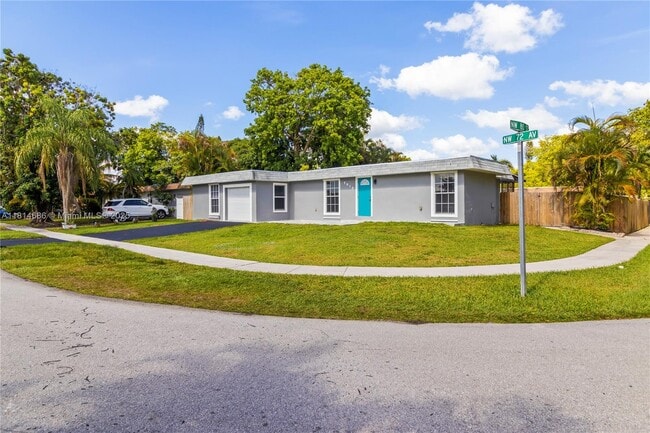 7913 NW 72nd Ave in Tamarac, FL - Building Photo - Building Photo