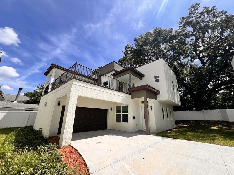 21 N Hampton Ave in Orlando, FL - Building Photo
