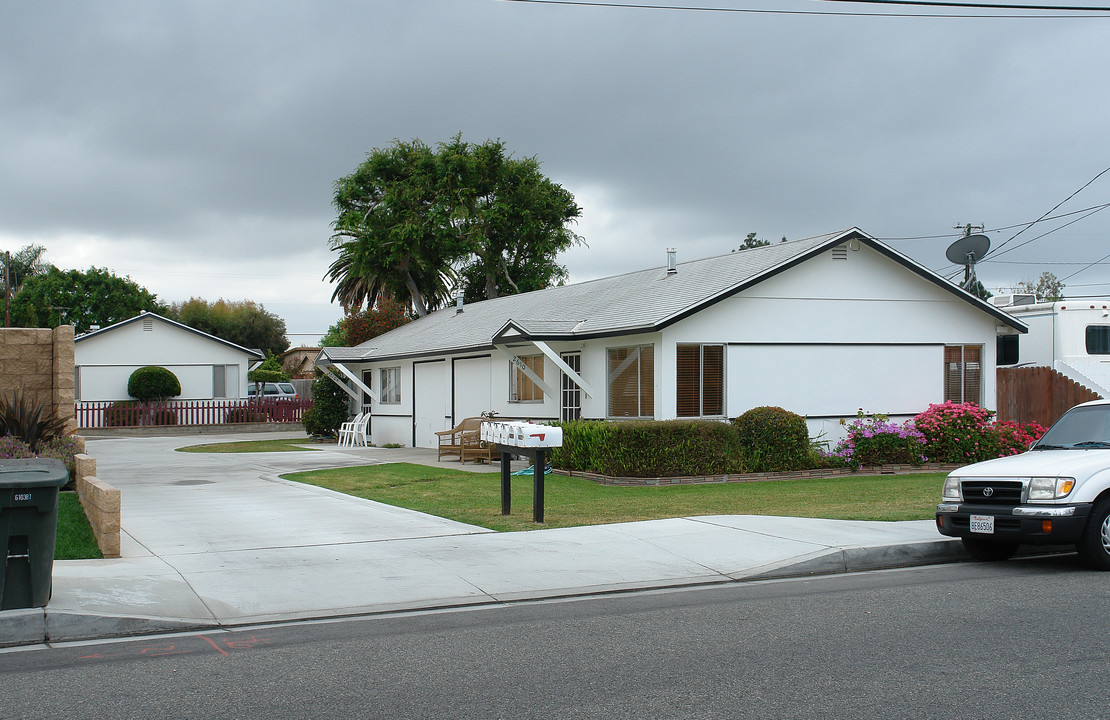 2608-2614 Santa Ana Ave in Costa Mesa, CA - Building Photo