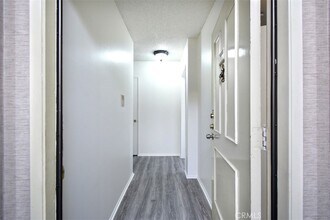 12830 Burbank Blvd in Los Angeles, CA - Building Photo - Building Photo