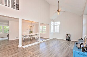 1229 Thorndale Ln in Lake Zurich, IL - Building Photo - Building Photo