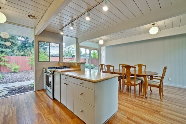 property at 3341 Greer Rd