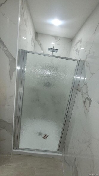 8 Dee Pl in Huntington Station, NY - Building Photo - Building Photo