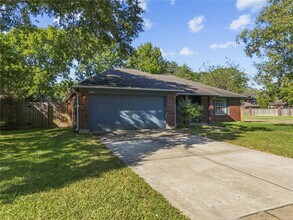 2826 Wood Hollow Dr in League City, TX - Building Photo - Building Photo