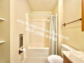 1002 Lewis Pl in Decatur, IN - Building Photo - Building Photo