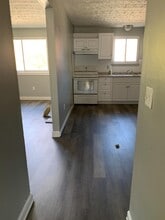 245 Laurel St-Unit -3 in Manchester, NH - Building Photo - Building Photo