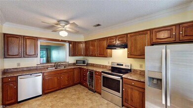 742 Lord Dunmore Dr in Virginia Beach, VA - Building Photo - Building Photo