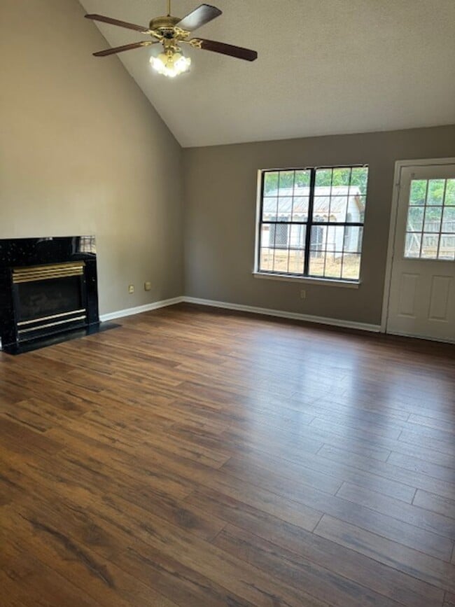 10826 E Ridge Dr in Olive Branch, MS - Building Photo - Building Photo