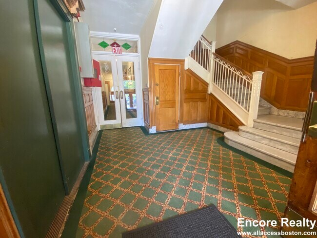 111 Park Dr in Boston, MA - Foto de edificio - Building Photo