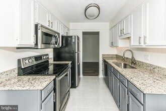 10204 Bushman Dr in Oakton, VA - Building Photo - Building Photo