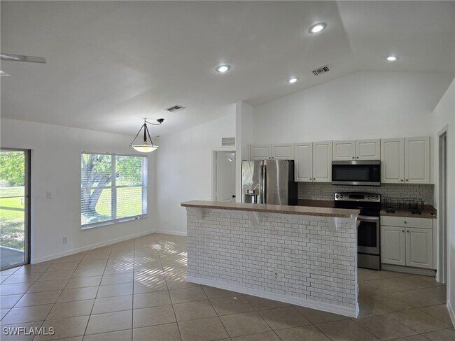 property at 4325 Garden Blvd