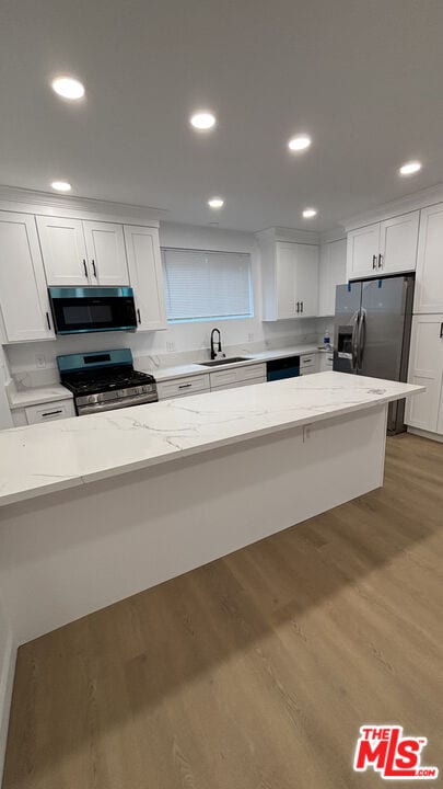 2280 S Barrington Ave in Los Angeles, CA - Building Photo - Building Photo