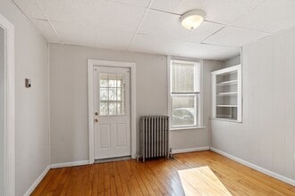 93 Upham St in Melrose, MA - Building Photo - Building Photo