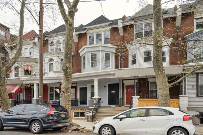 5139 Pine St, Unit 2 in Philadelphia, PA - Foto de edificio - Building Photo