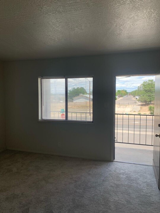 11900 Indian School Rd NE-Unit -Apt 2 in Albuquerque, NM - Building Photo