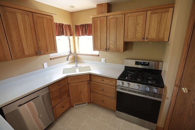 1531 Kenan Ave NW in Grand Rapids, MI - Building Photo - Building Photo