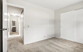 3375 Brunswick Dr in Florissant, MO - Building Photo - Building Photo