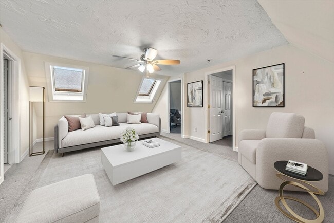 10 Holman St in Attleboro, MA - Building Photo - Building Photo