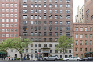 44-50 E 72nd St in New York, NY - Foto de edificio - Building Photo