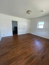 306 N 3rd St in Elsberry, MO - Building Photo - Building Photo